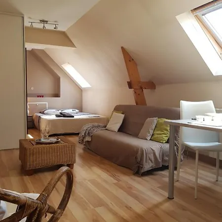 Апартаменты Studio Chaleureux Independant Et Tout Confort 30m² Trelaze